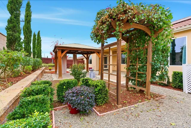 $569,900 | 4613 West Payson Court, Visalia, CA 93291