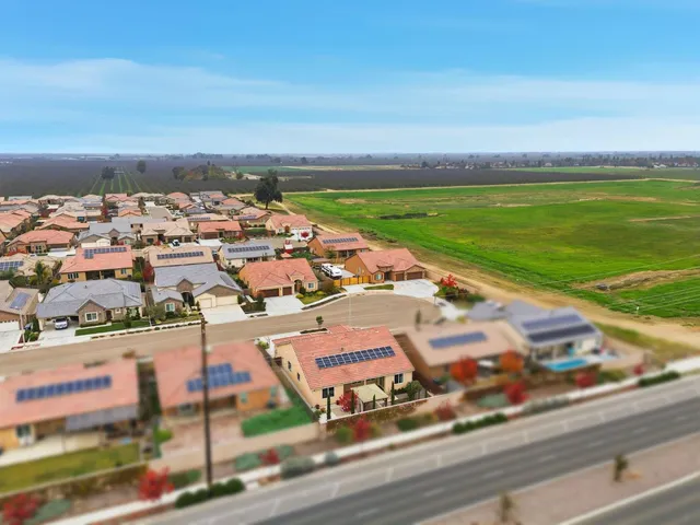 $569,900 | 4613 West Payson Court, Visalia, CA 93291