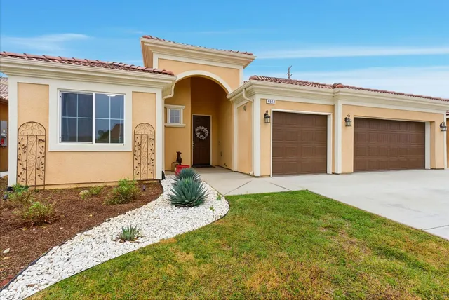 $569,900 | 4613 West Payson Court, Visalia, CA 93291