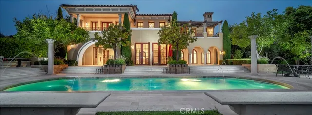 a view of outdoor space yard and porch