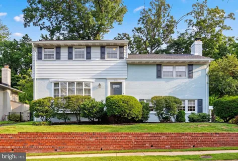 $1,250,000 | 915 North Overlook Drive, Alexandria, VA 22305