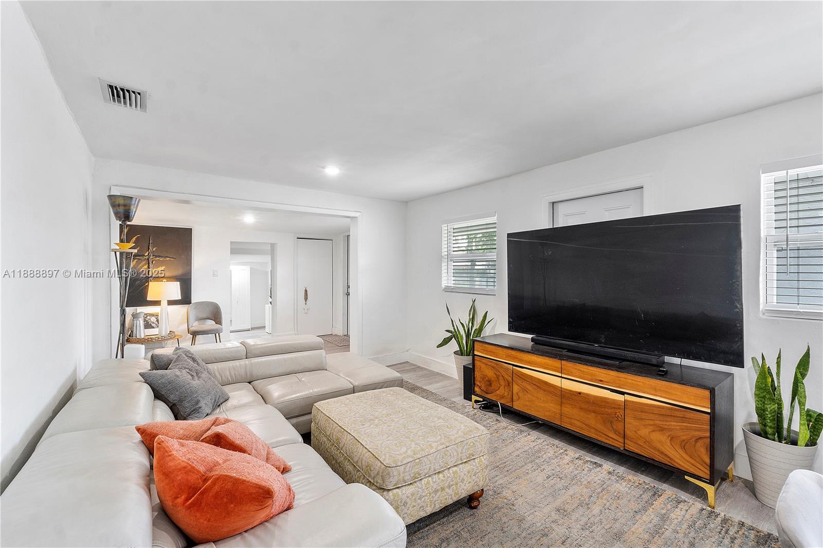 1101 Northwest 40th Street Miami, FL 33127 - Photo 9 of 31