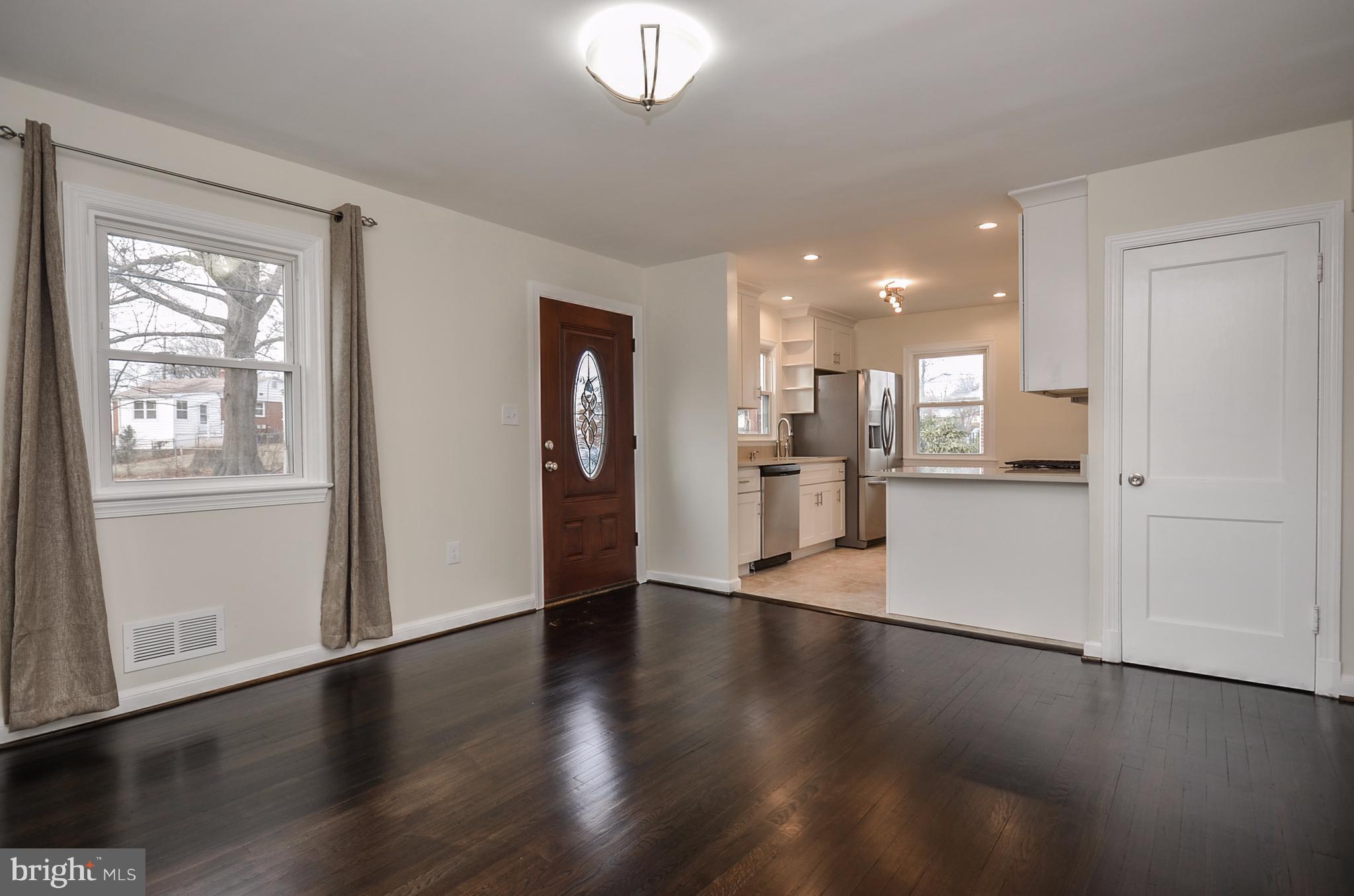 10415 Grandin Road Silver Spring, MD 20902 - Photo 3 of 24 Living Room