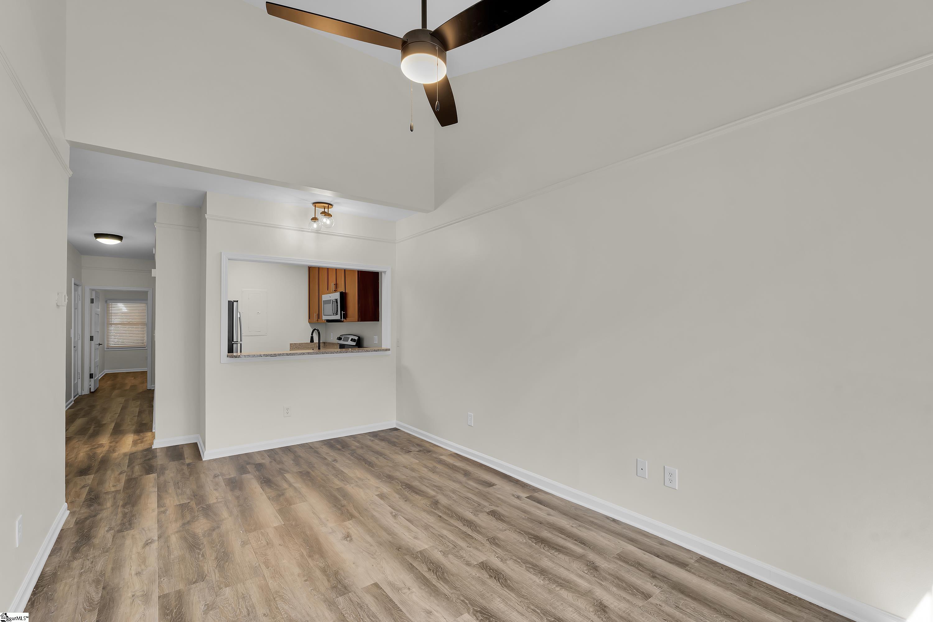 233 North Main Street, Unit 511 Greenville, SC 29601 - Photo 3 of 31
