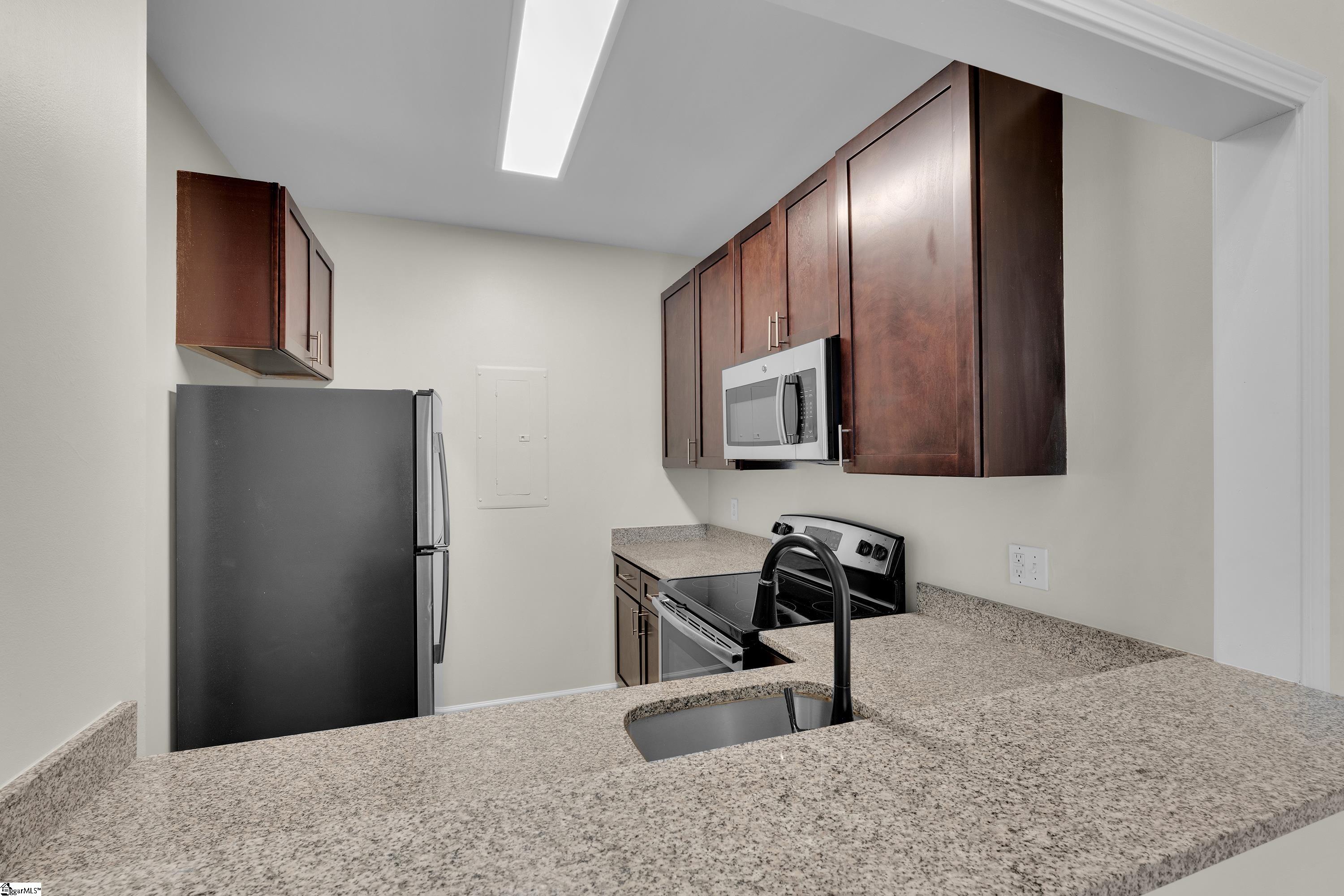 233 North Main Street, Unit 511 Greenville, SC 29601 - Photo 6 of 31