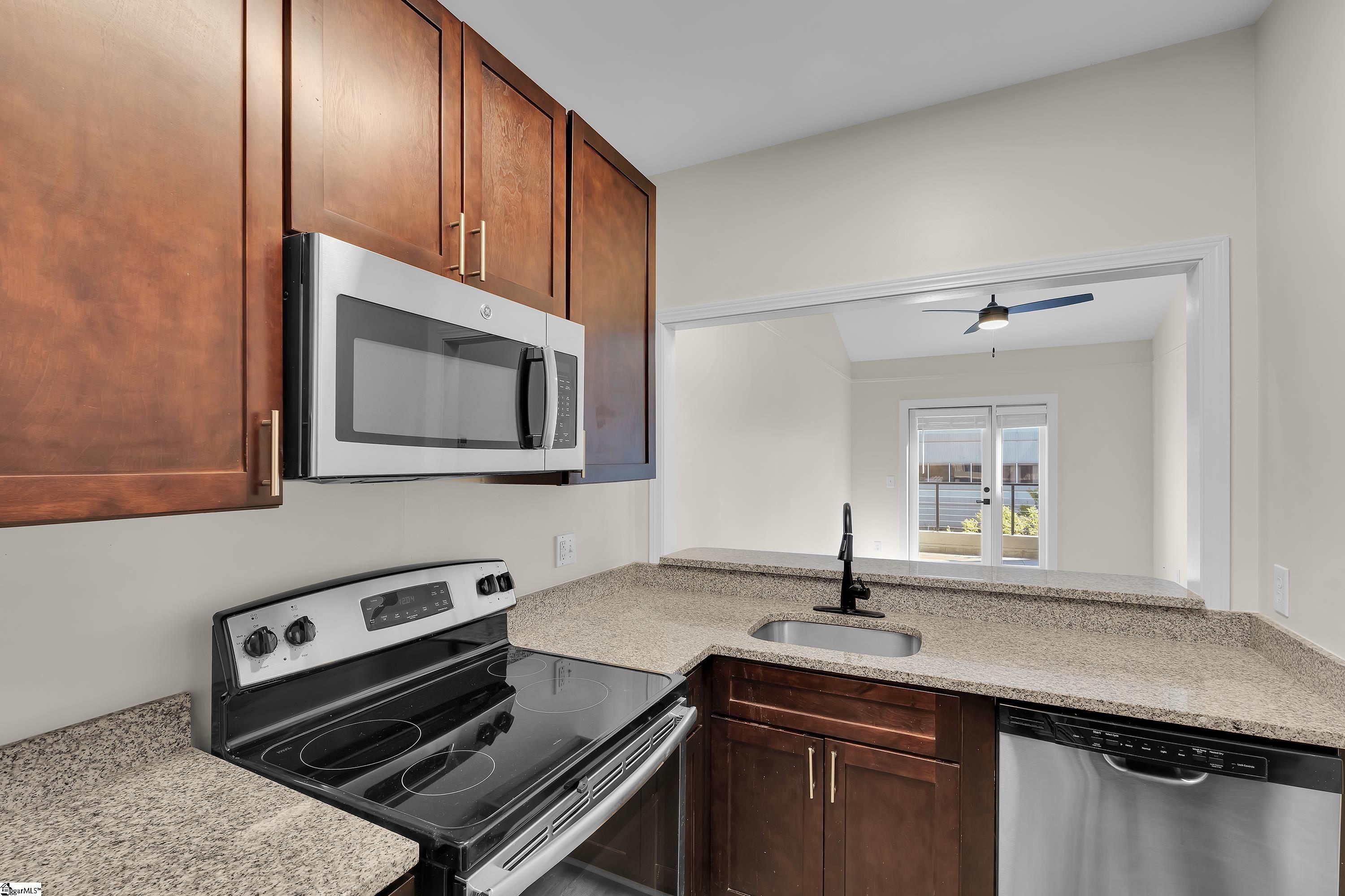 233 North Main Street, Unit 511 Greenville, SC 29601 - Photo 7 of 31