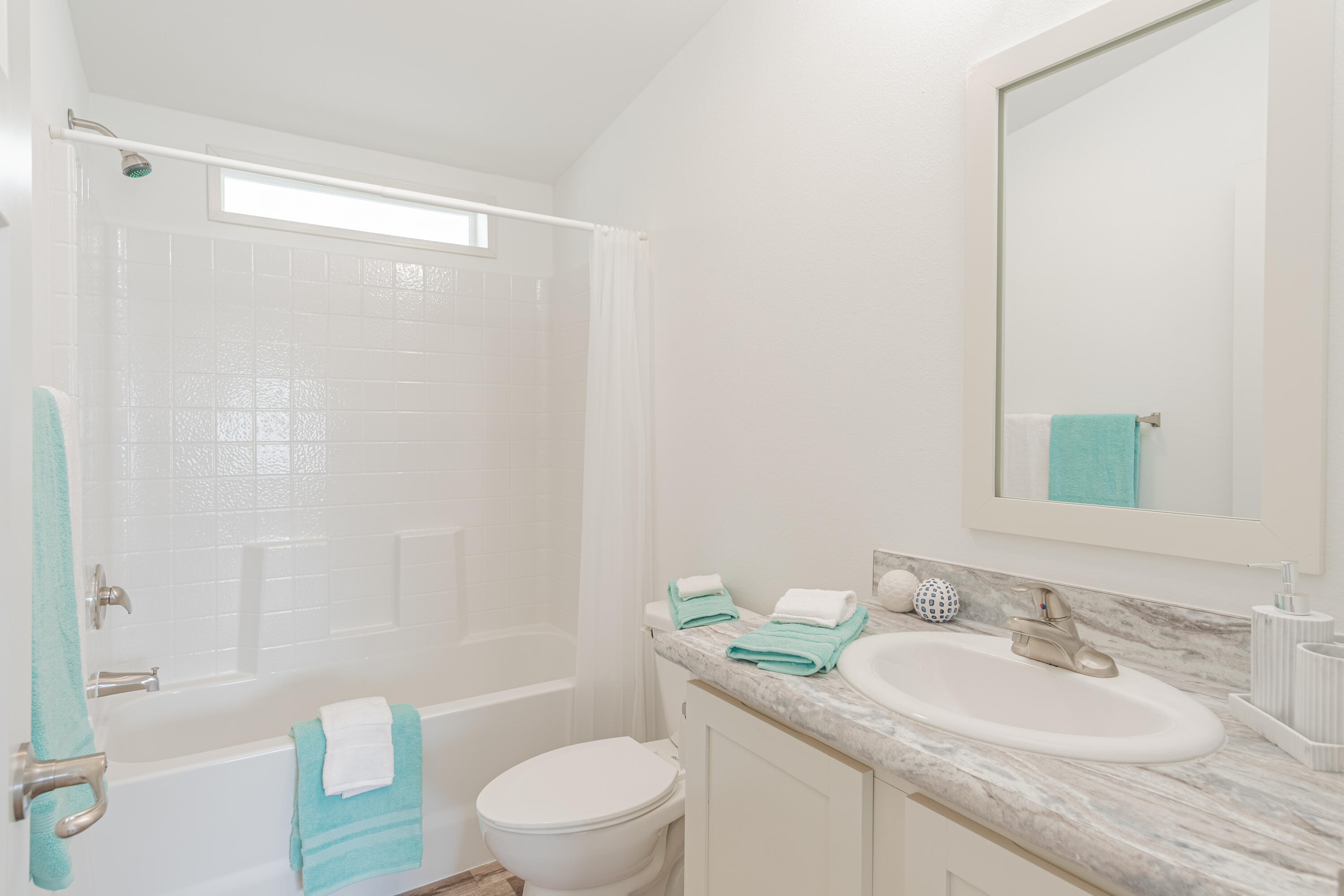 300 Luman Road, Unit 163 Phoenix, OR 97535 - Photo 19 of 34 163 2nd bathroom