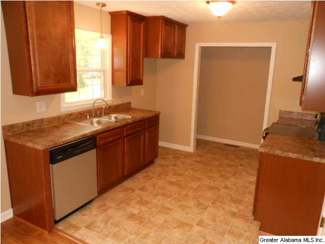 917 Hilton Road Anniston, AL 36207 - Photo 4 of 9
