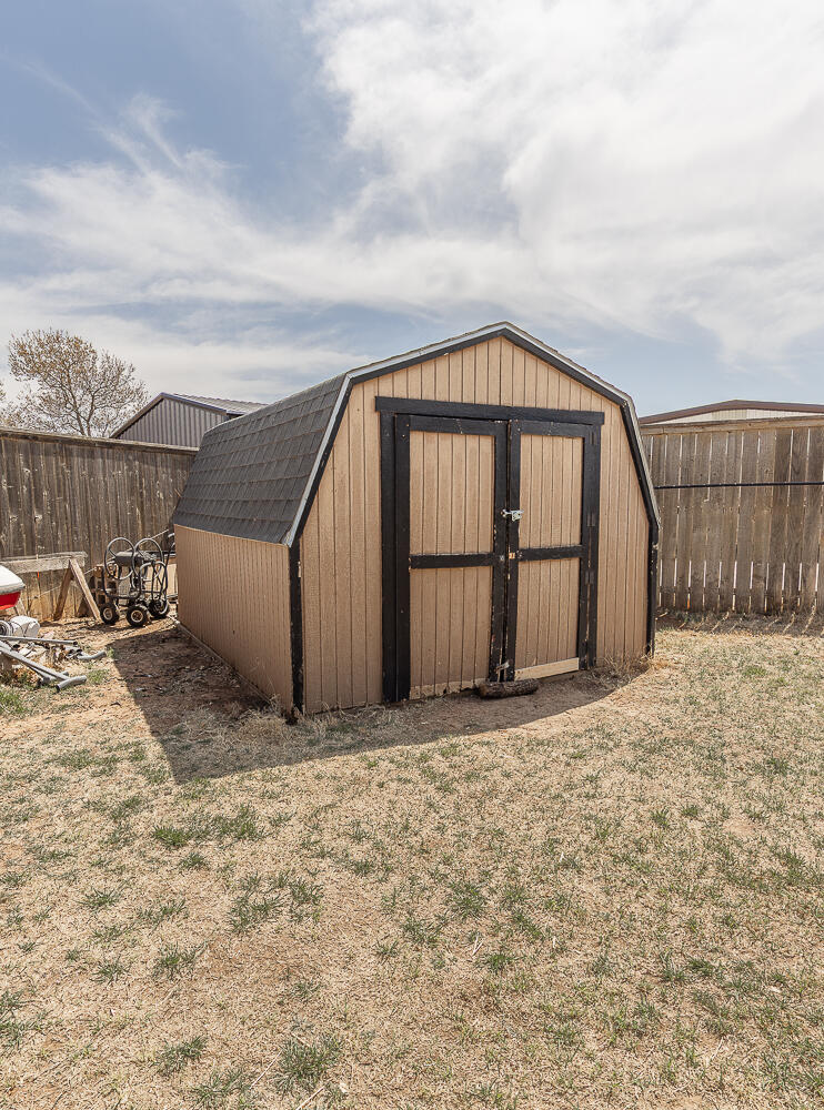 6309 County Road 7470 Lubbock, TX 79424 - Photo 34 of 41 a view of wooden fence