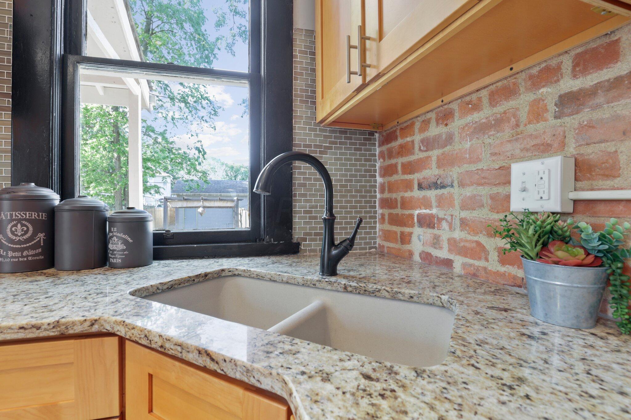 1518 Bryden Road Columbus, OH 43205 - Photo 13 of 41 Double Sink