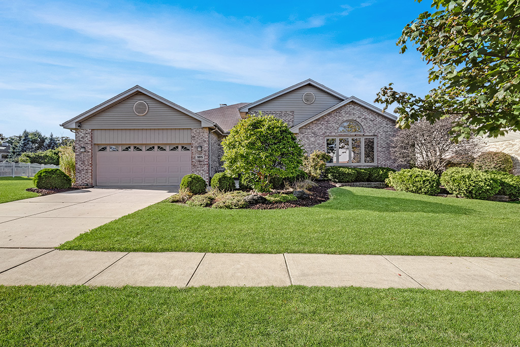 1075 Norwalk Road Lemont, IL 60439 - Photo 2 of 23 Gallery Image 2