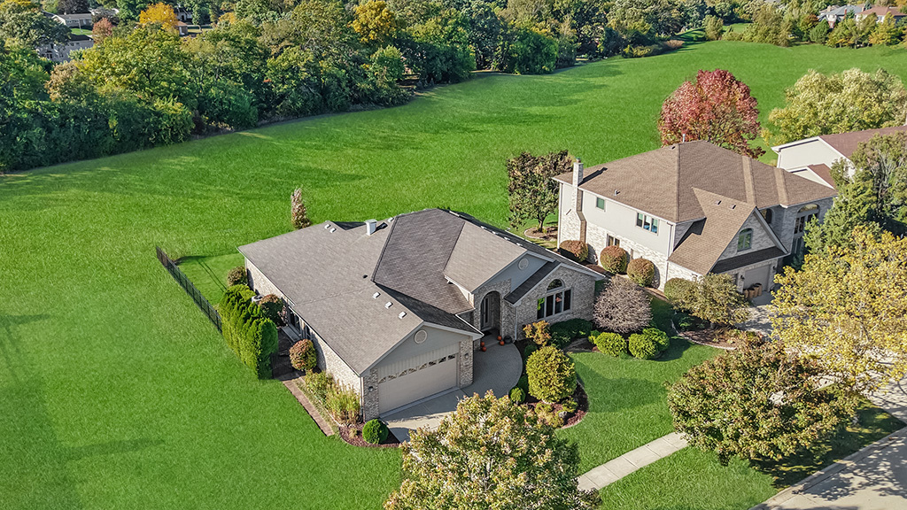 1075 Norwalk Road Lemont, IL 60439 - Photo 3 of 23 Gallery Image 3