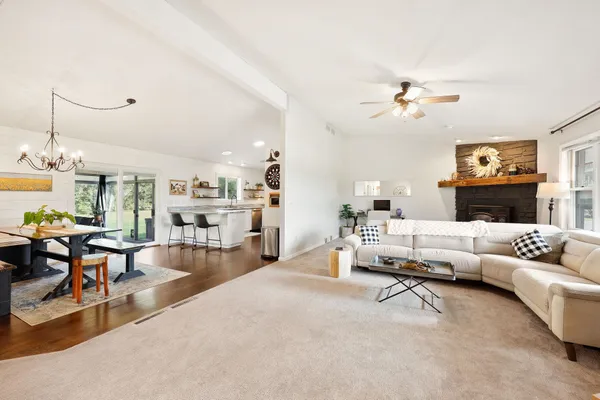 $1,000,000 | 64 Oakland Road, Cambridge, WI 53523