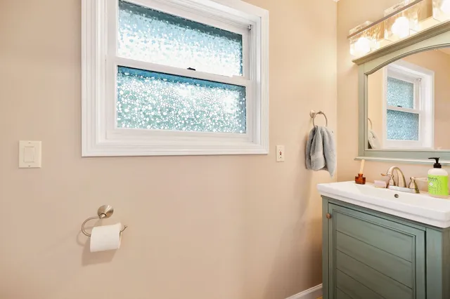 $1,100,000 | 64 Oakland Road, Cambridge, WI 53523