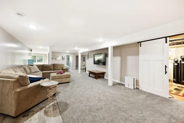 $1,000,000 | 64 Oakland Road, Cambridge, WI 53523