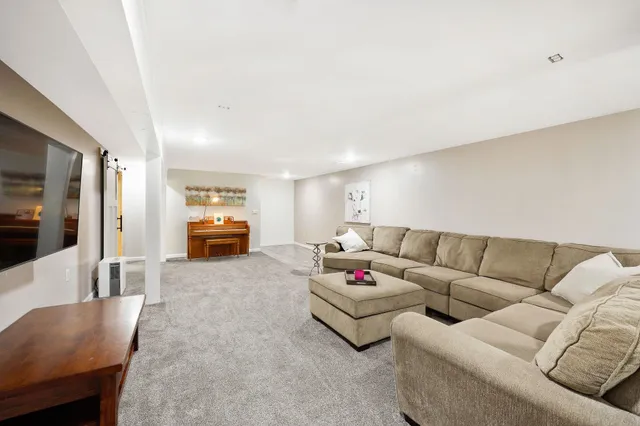 $1,100,000 | 64 Oakland Road, Cambridge, WI 53523