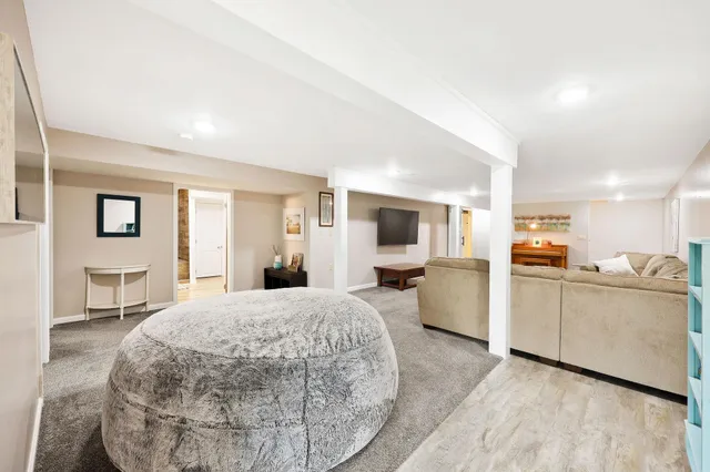 $1,100,000 | 64 Oakland Road, Cambridge, WI 53523