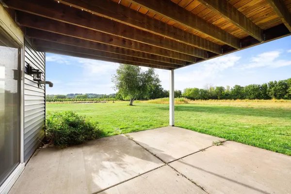 $1,000,000 | 64 Oakland Road, Cambridge, WI 53523
