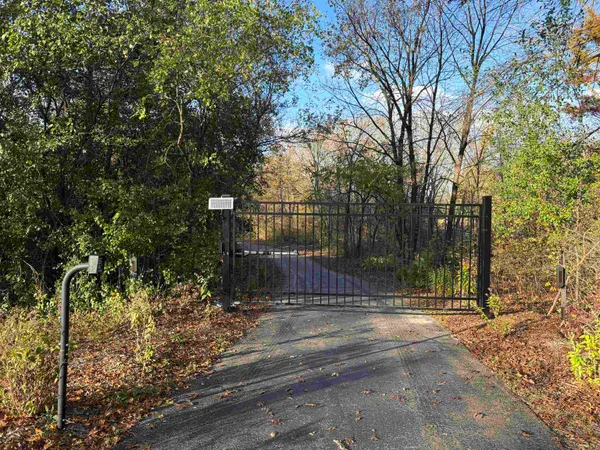 $1,000,000 | 64 Oakland Road, Cambridge, WI 53523