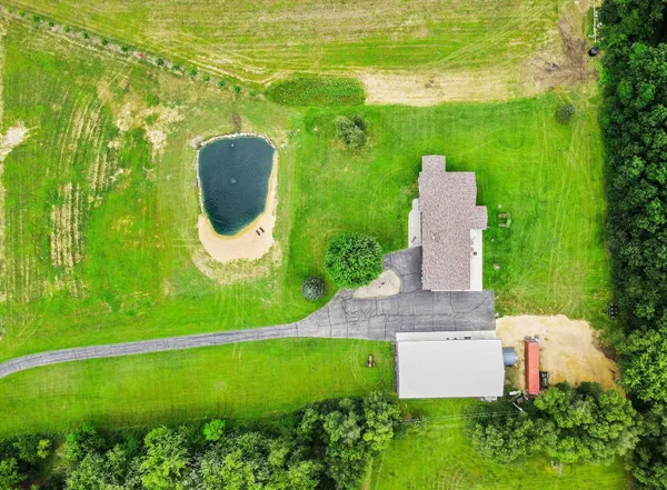 $1,000,000 | 64 Oakland Road, Cambridge, WI 53523