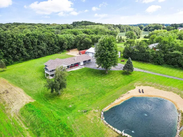 $1,100,000 | 64 Oakland Road, Cambridge, WI 53523