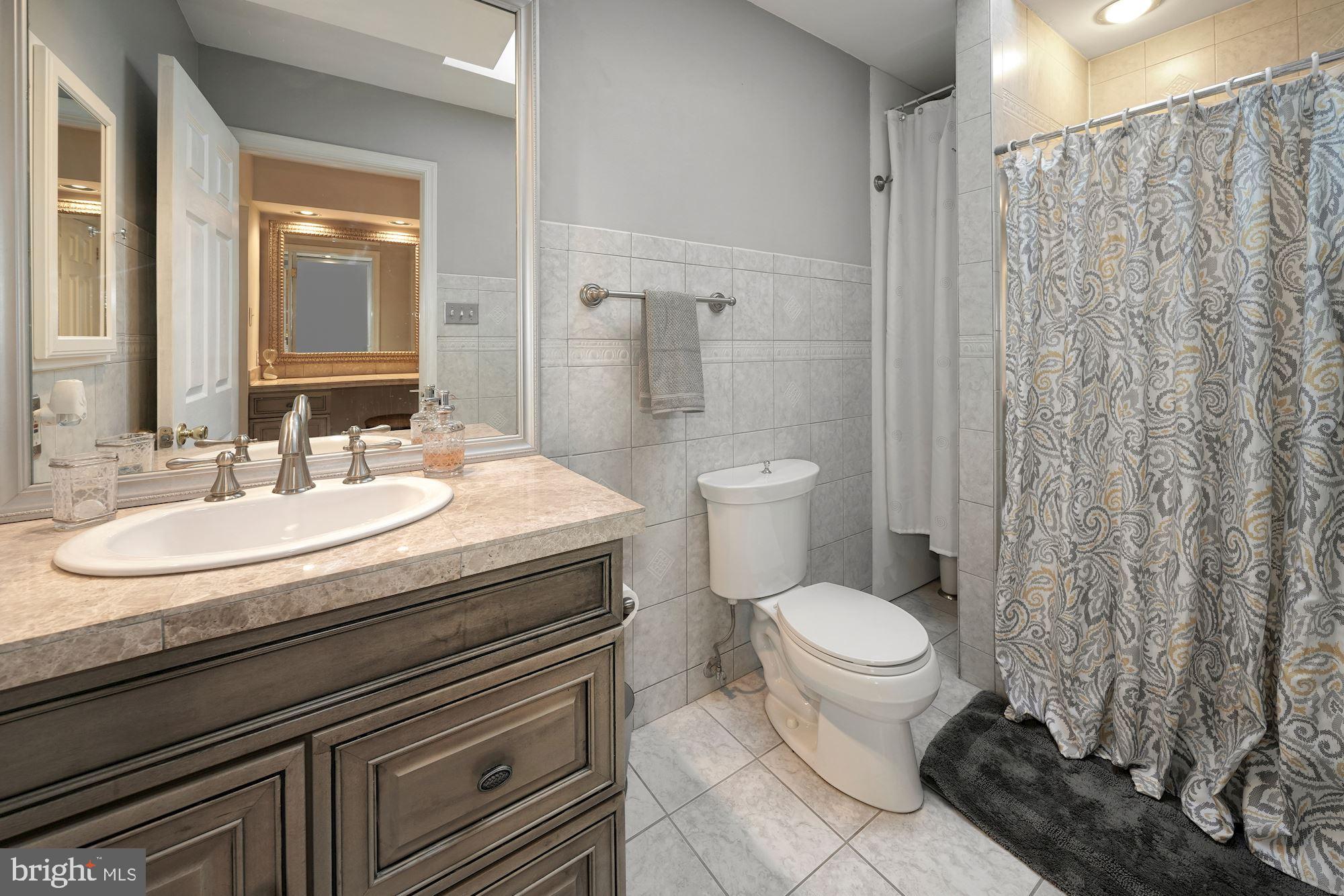 5 Middlebridge Court Silver Spring, MD 20906 - Photo 25 of 43 Second en-suite bathroom