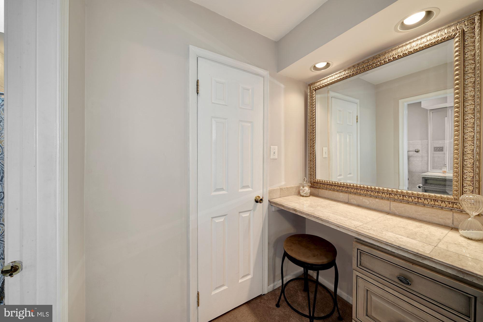 5 Middlebridge Court Silver Spring, MD 20906 - Photo 26 of 43 Second sitting area
