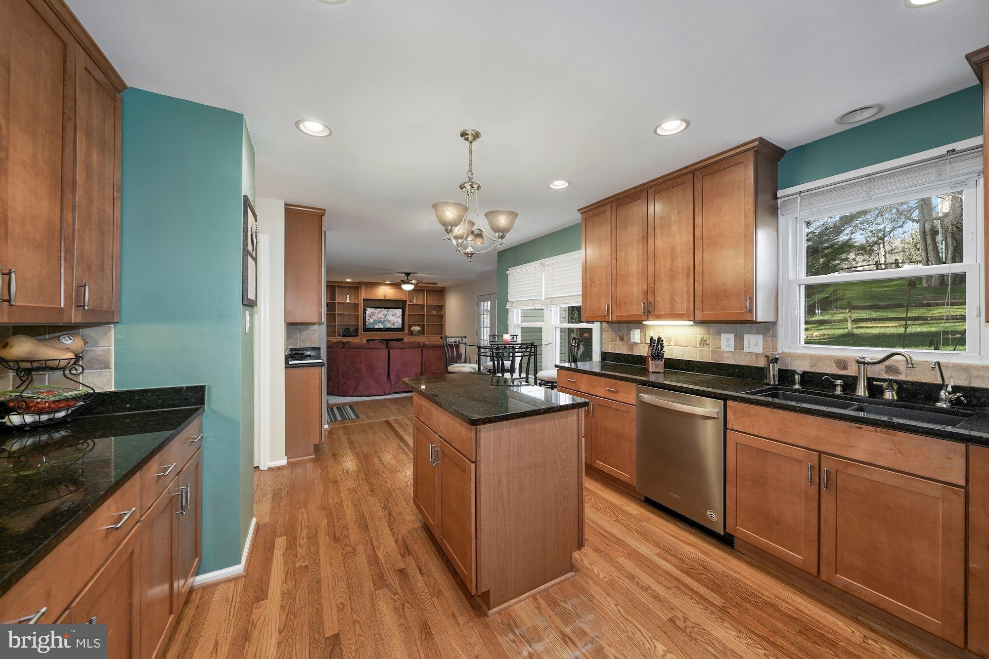 5 Middlebridge Court Silver Spring, MD 20906 - Photo 7 of 43 Kitchen