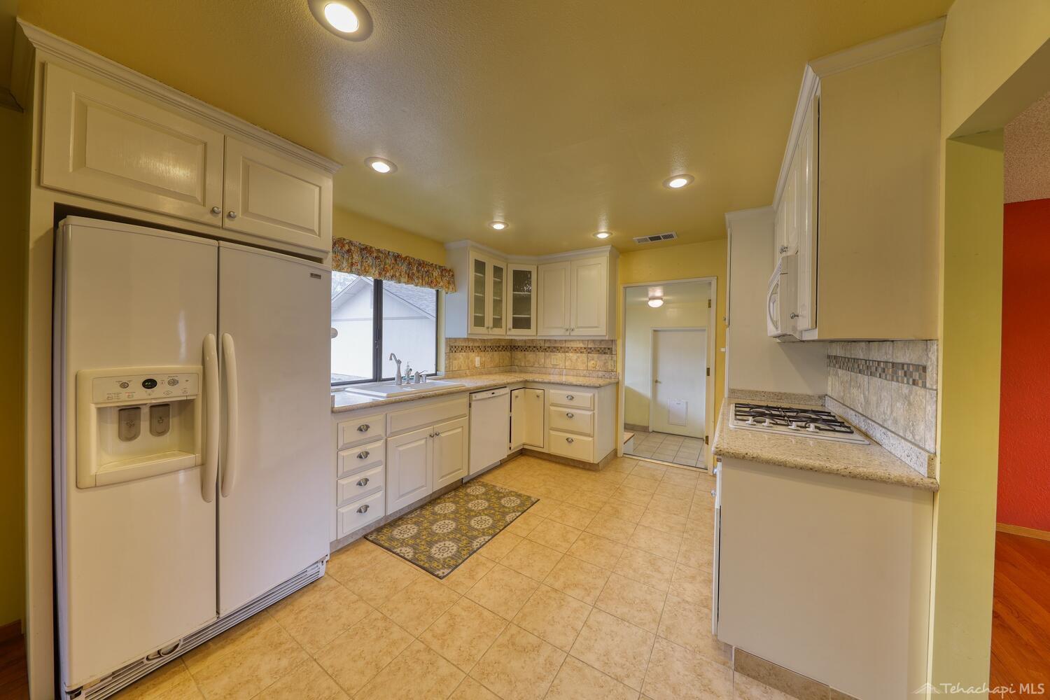 28901 North Lower Valley Road Tehachapi, CA 93561 - Photo 7 of 25 Gallery Image 7