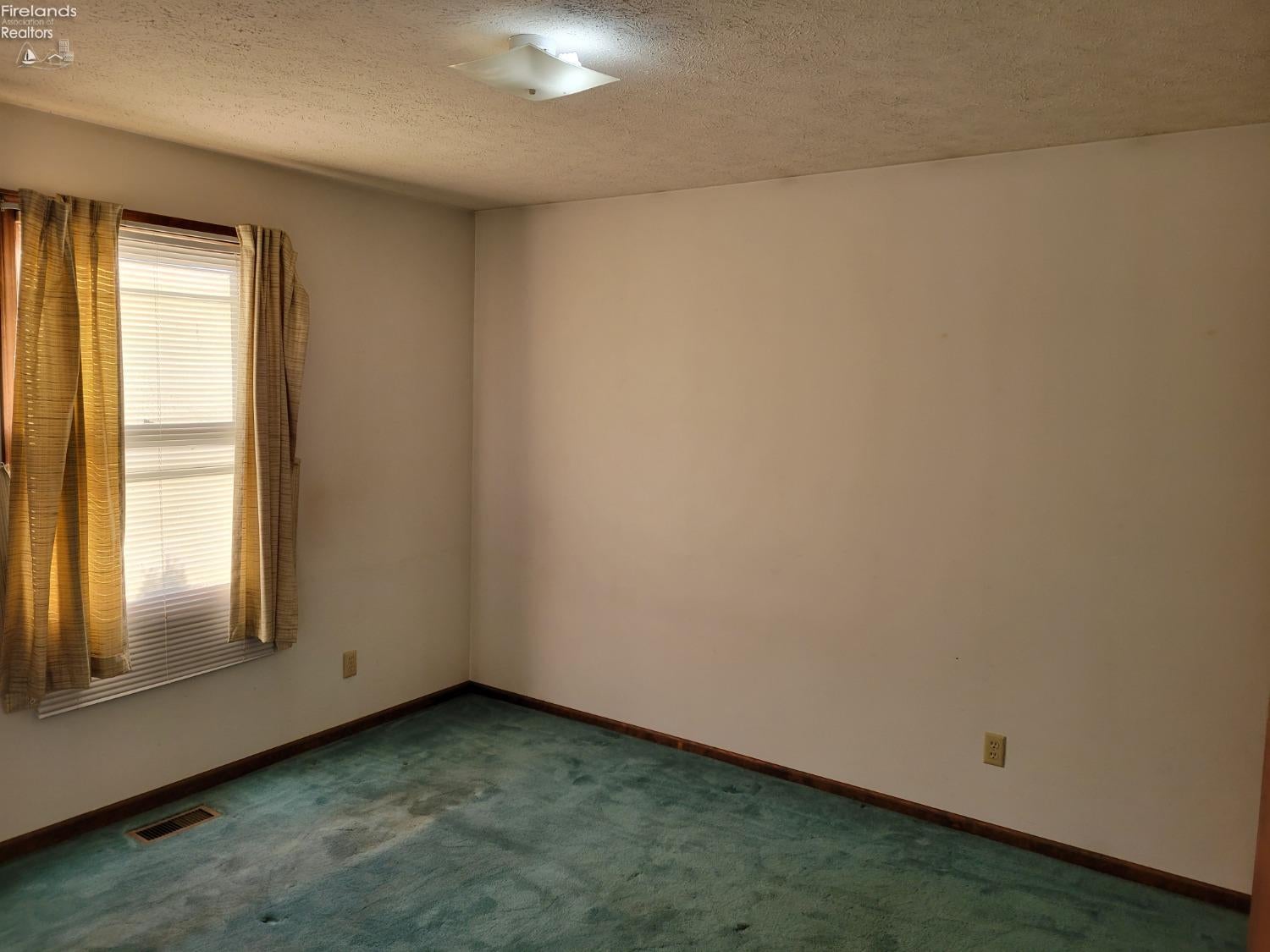 4401 Napoleon Road Fremont, OH 43420 - Photo 9 of 29 Gallery Image 9