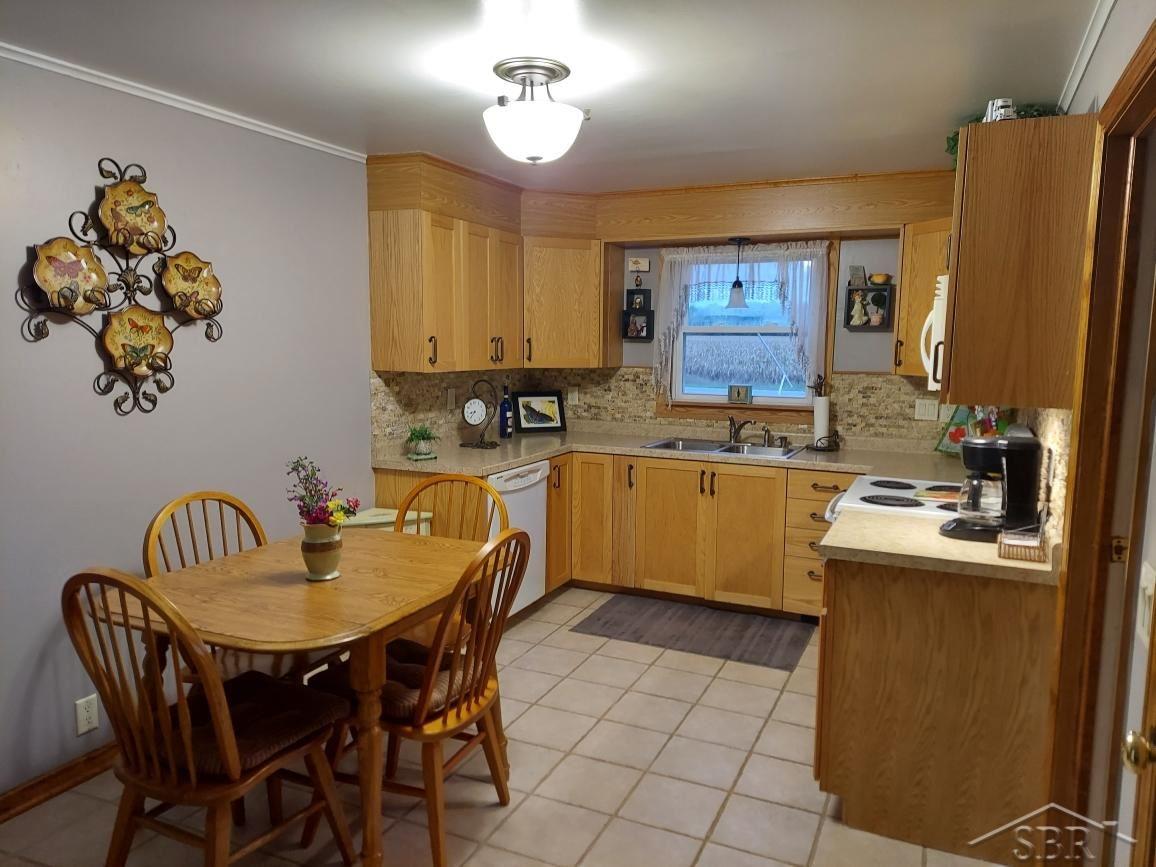 10490 Garfield Road Freeland, MI 48623 - Photo 4 of 14 50025454-3.JPG