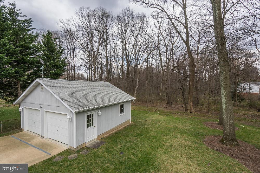 606 Kingsley Road Southwest Vienna, VA 22180 - Photo 41 of 45