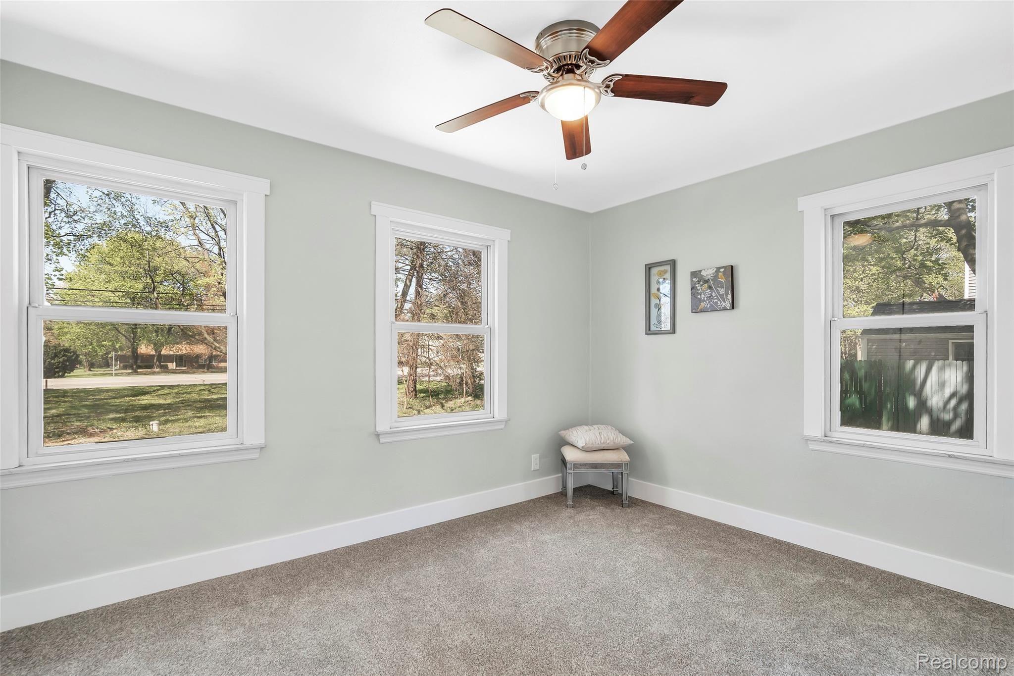 8044 Davison Road Davison, MI 48423 - Photo 10 of 36 11_8044DavisonRdWindowStillRealEstatePhotography11_mls.jpg