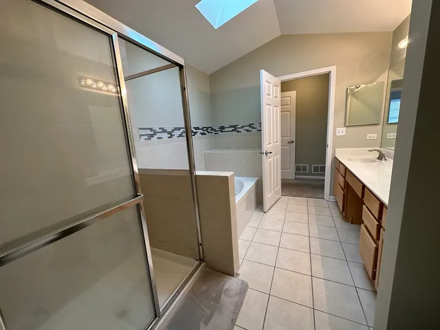 $2,600 | 13344 Forest Ridge Drive, Palos Heights, IL 60463