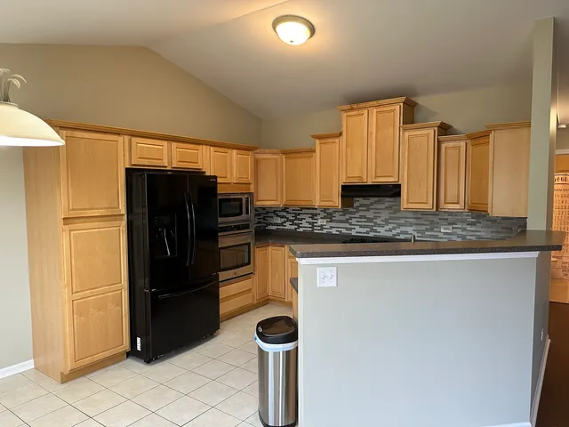 $2,600 | 13344 Forest Ridge Drive, Palos Heights, IL 60463