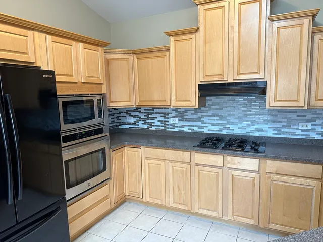 $2,600 | 13344 Forest Ridge Drive, Palos Heights, IL 60463