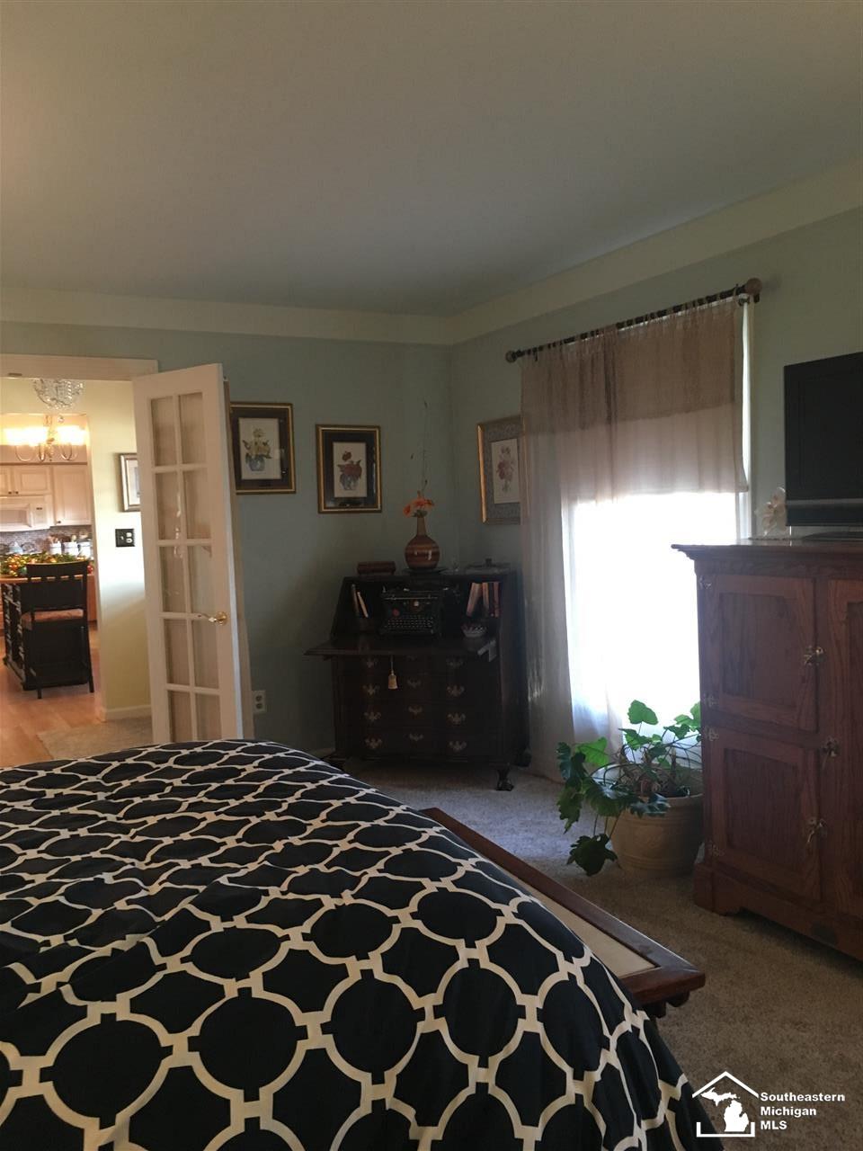 30434 South Gibraltar Road Gibraltar, MI 48173 - Photo 17 of 61