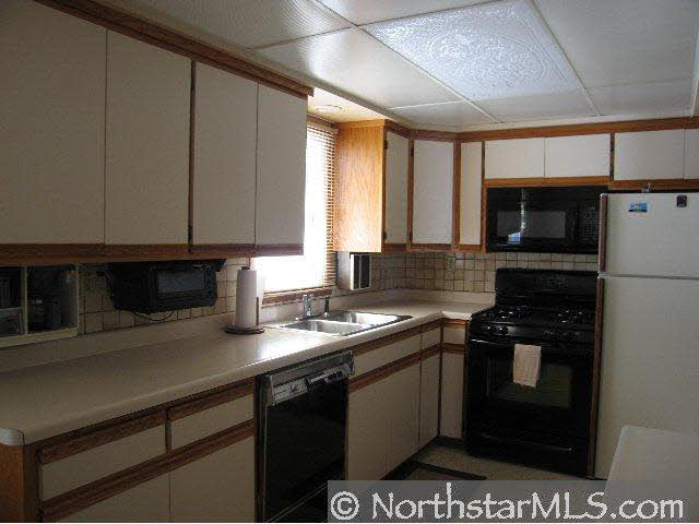 1704 Hillview Road Shoreview, MN 55126 - Photo 4 of 10 Gallery Image 4