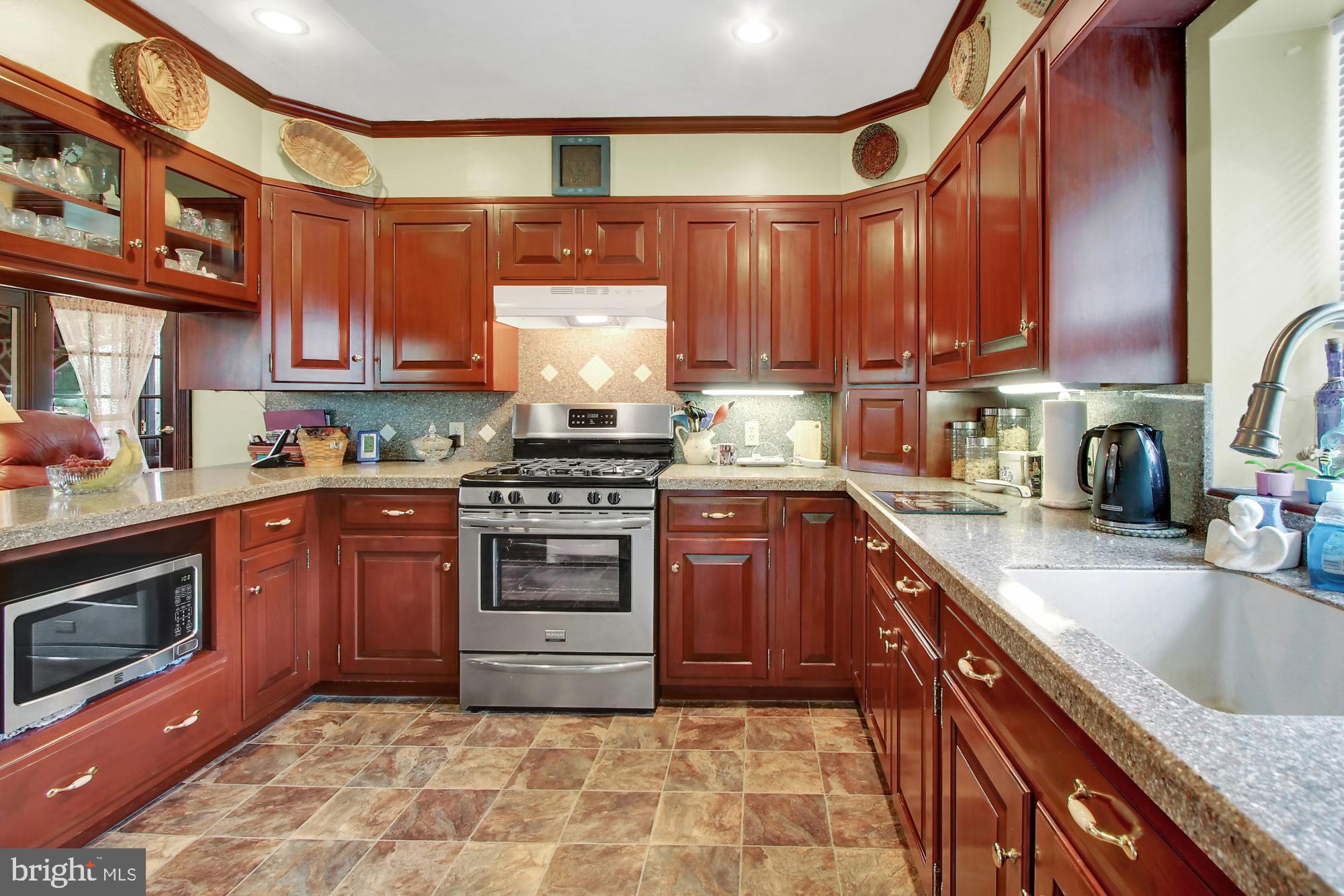 2221 Morgantown Road Reading, PA 19607 - Photo 5 of 23 Gallery Image 5