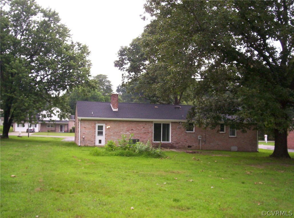 4701 Fairway Road Petersburg, VA 23803 - Photo 3 of 13 Large rear yard