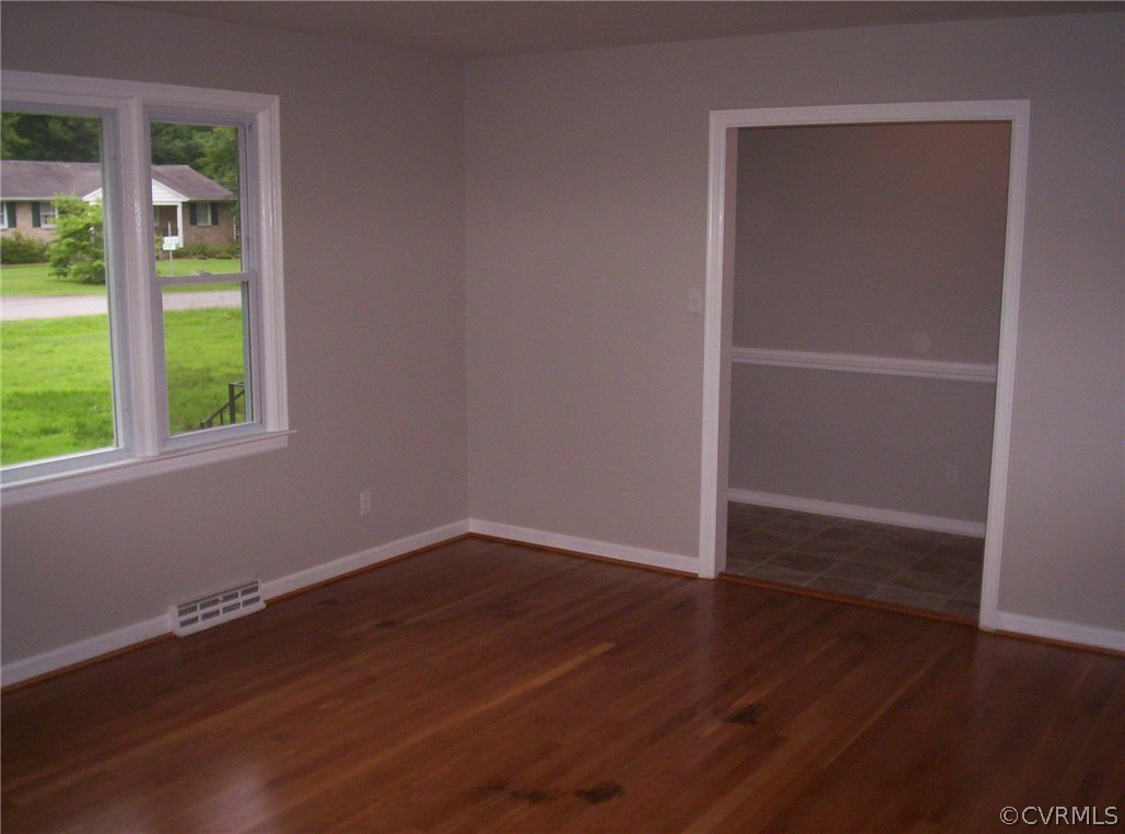 4701 Fairway Road Petersburg, VA 23803 - Photo 6 of 13 Formal living room