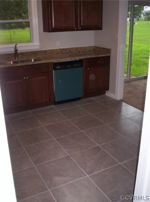 4701 Fairway Road Petersburg, VA 23803 - Photo 9 of 13 Tiled kitchen with stainless appliances and granit