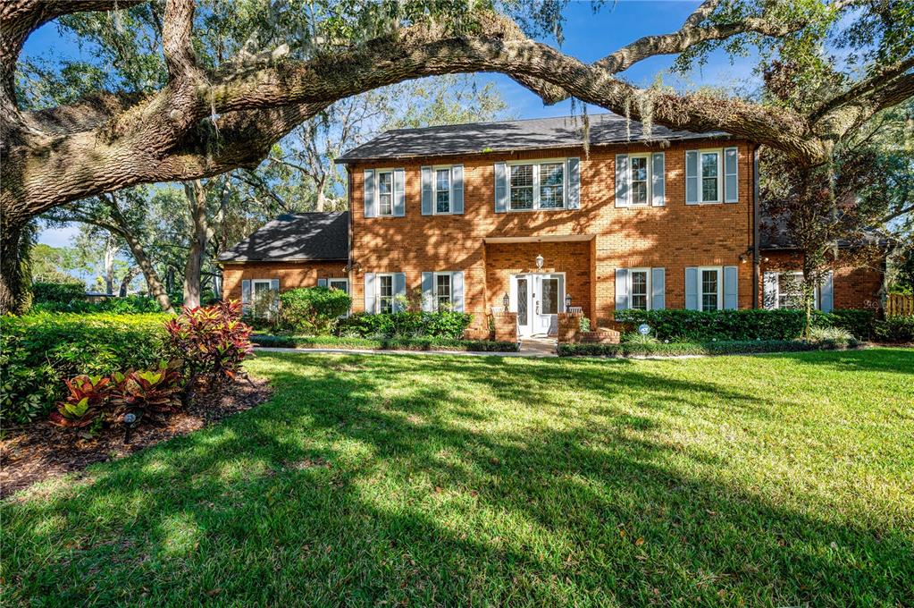 807 Centerbrook Drive Brandon, FL 33511 - Photo 1 of 1 Stunning 2-story colonial brick pool home in the South Oak Community