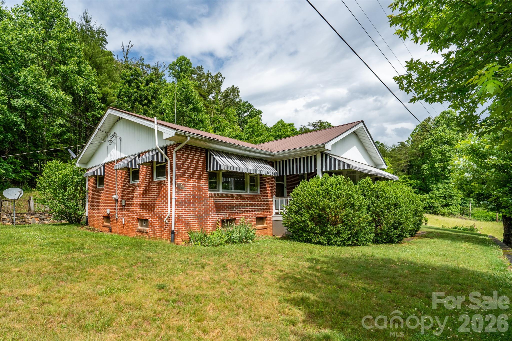 302 Sprinkle Branch Road Marshall, NC 28753 - Photo 8 of 38