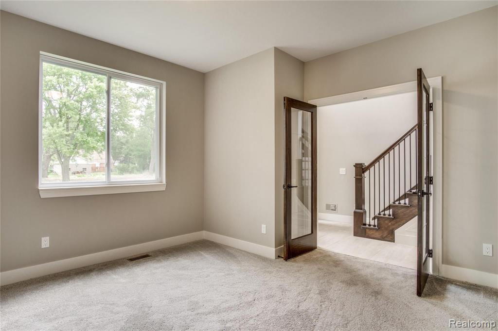 2914 Walsh Drive Rochester Hills, MI 48309 - Photo 5 of 36