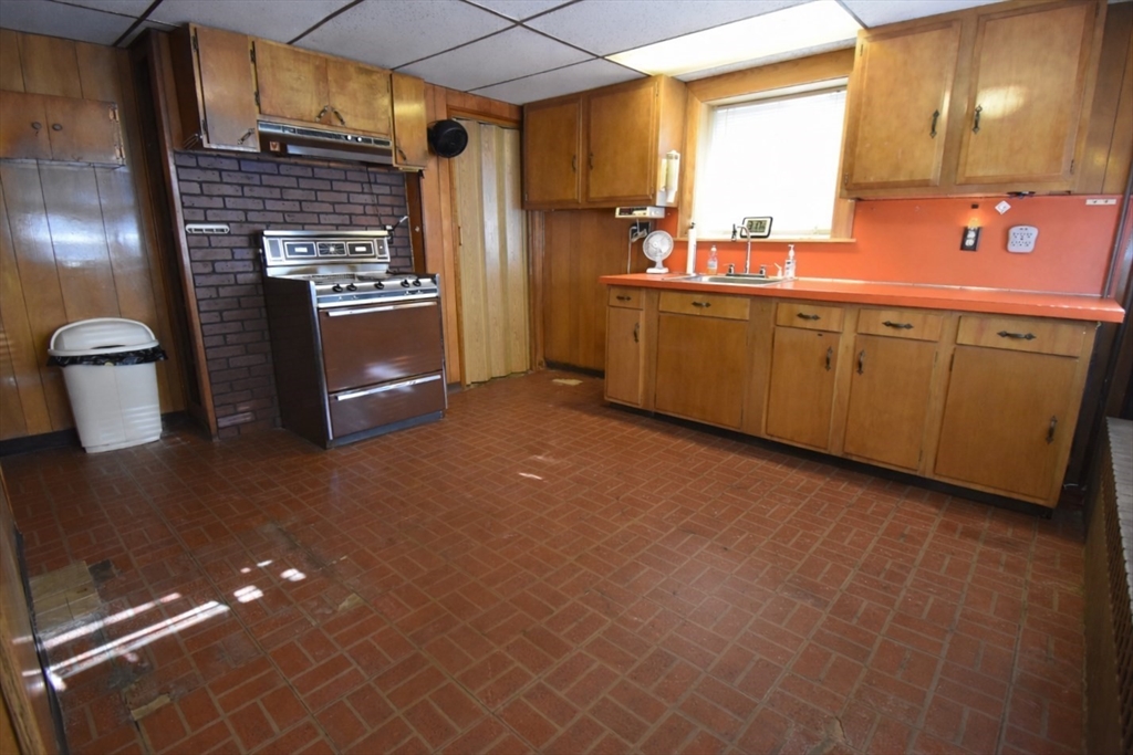 305 R Lexington Street Boston, MA 02128 - Photo 5 of 13