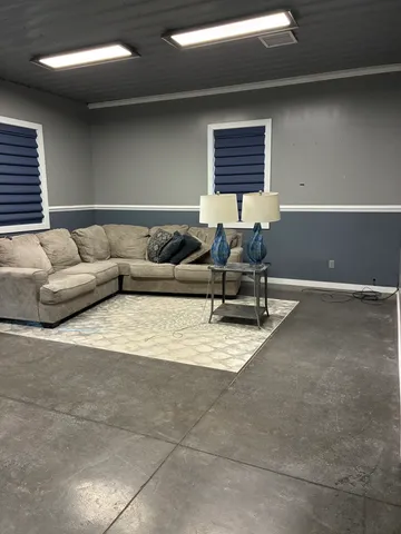 $400,000 | 3830 Birdsong Road, Camden, TN 38320