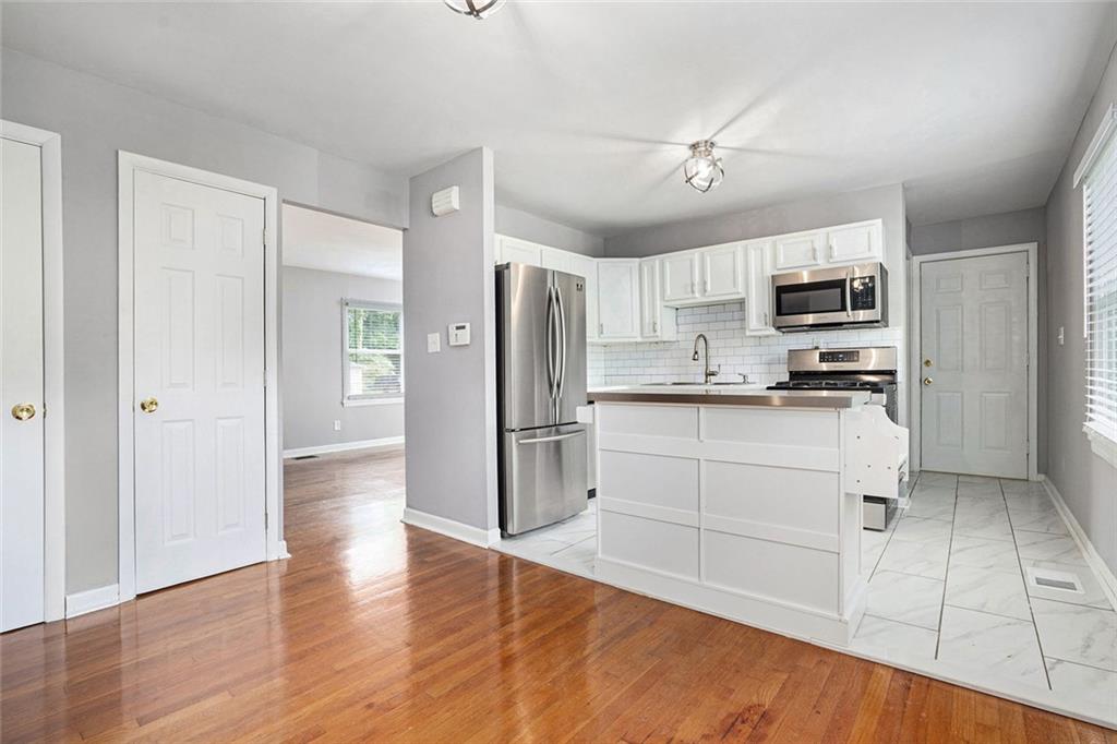 3650 Croft Place Northwest Atlanta, GA 30331 - Photo 4 of 18