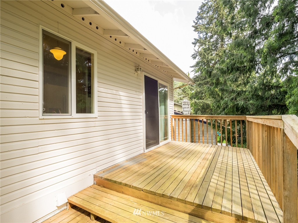 221 218th Place Southeast Bothell, WA 98021 - Photo 8 of 18