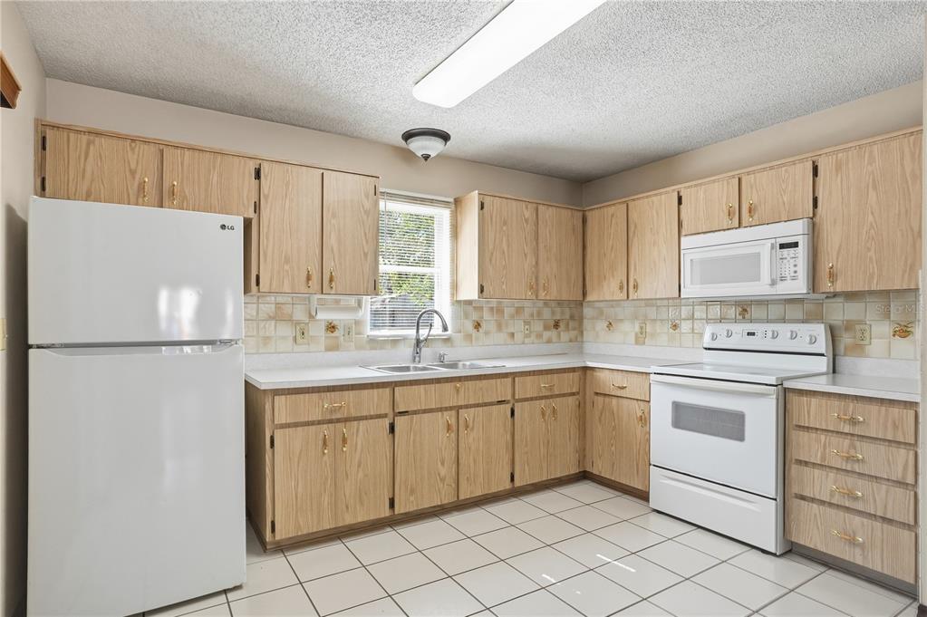 9444 Vancouver Road Spring Hill, FL 34608 - Photo 7 of 38